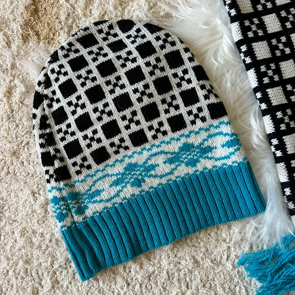 Urban Outfitters 2890 Black, White & Blue Reindeer Pattern Scarf & Hat Bundle - Picture 2 of 5